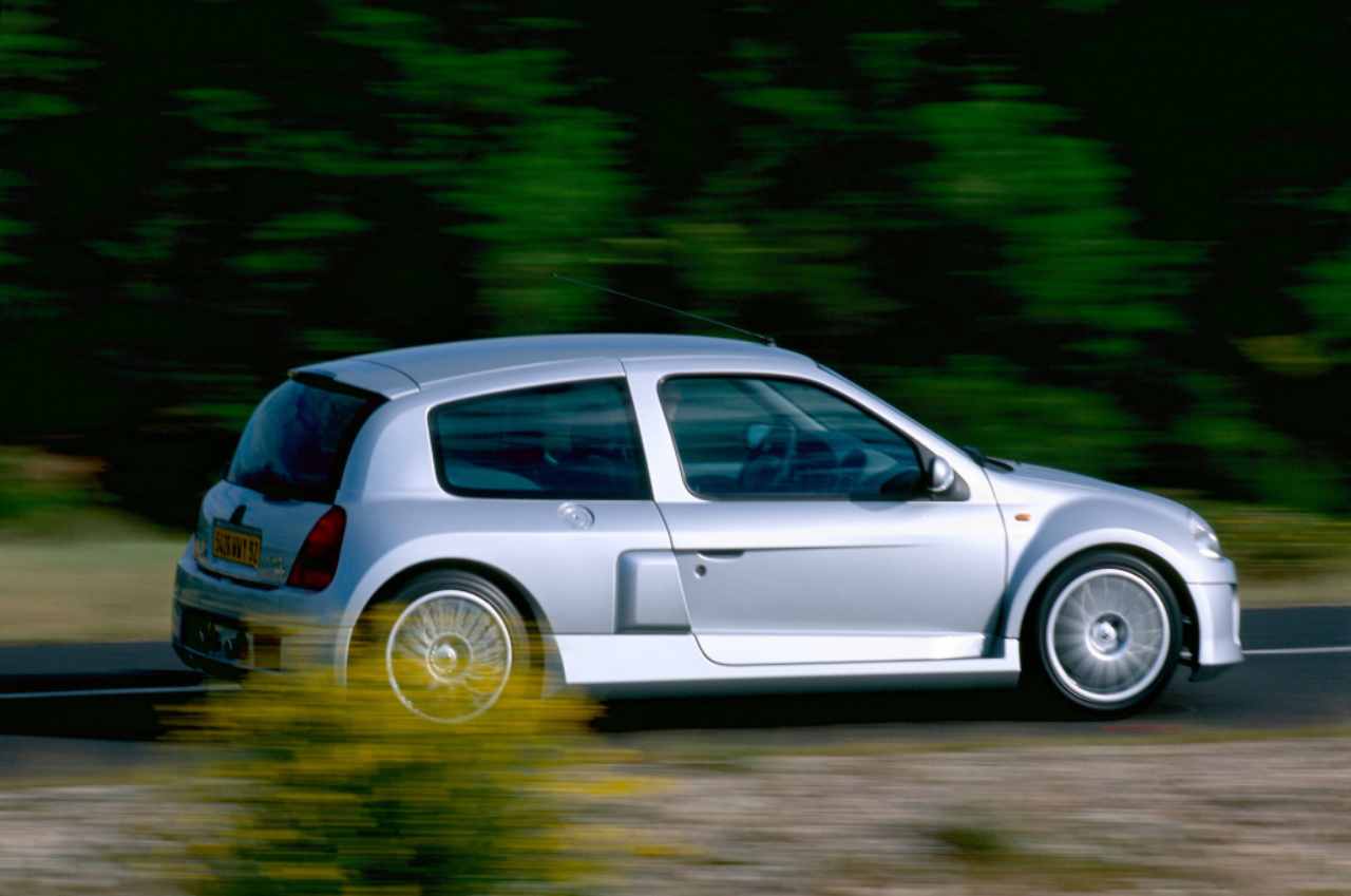 Renault Clio V6 di inizio anni 2000