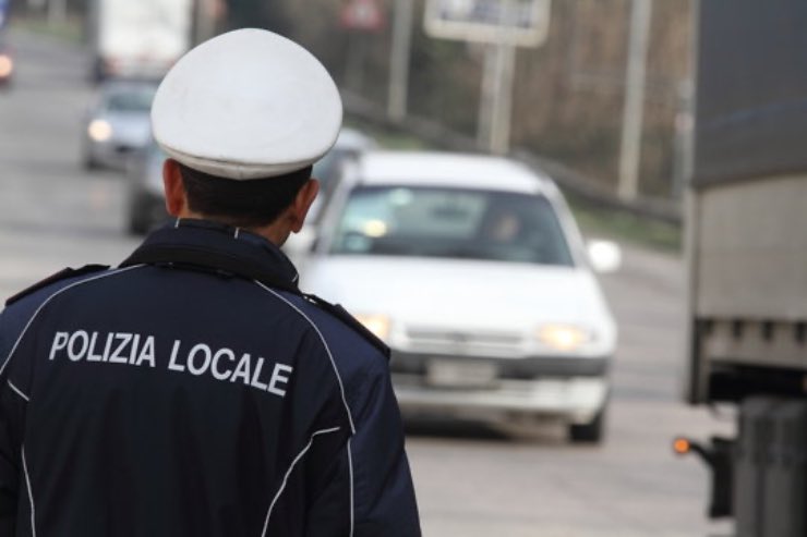 Posto di bloco polizia locale