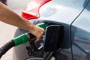 Benzina auto quando farla e spendere meno