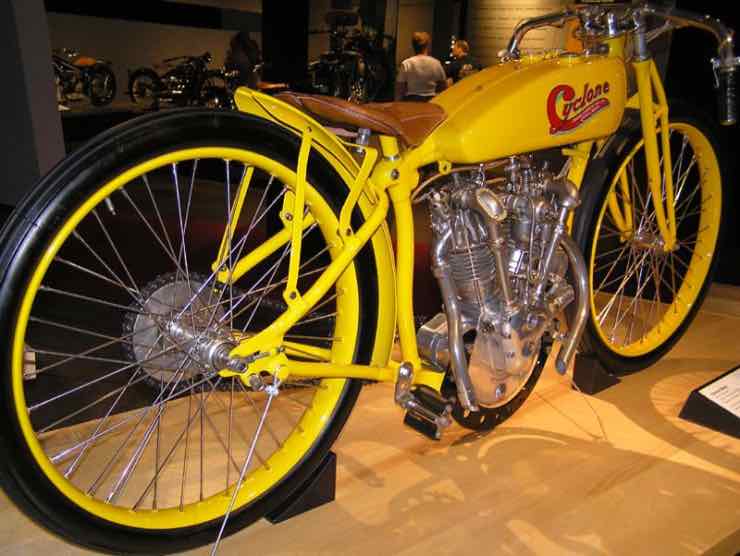 Cyclone W moto